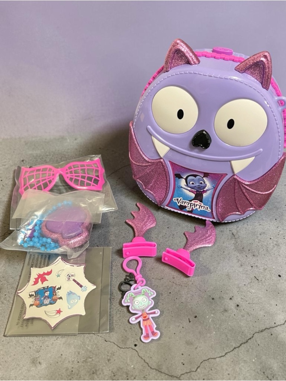 Disney Junior Vampirina 8 peace bout tastic backpack set